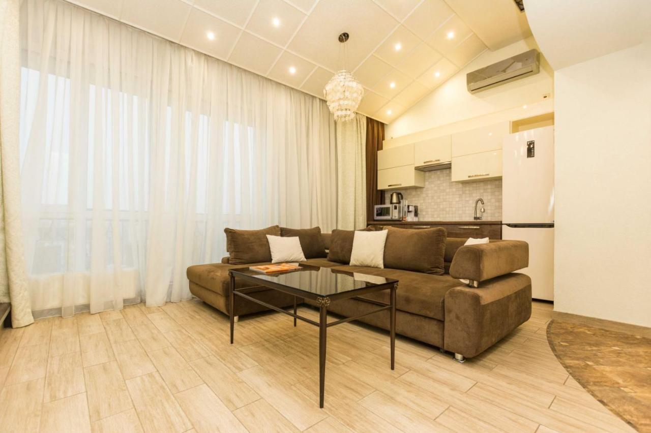 Wonderful Penthouse In Centr Of Apartment